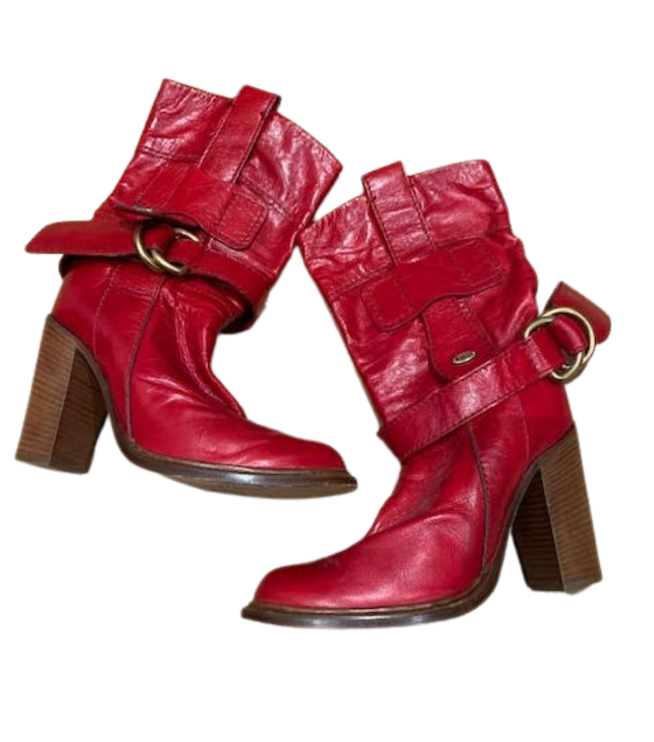 Chloe hotsell boots red